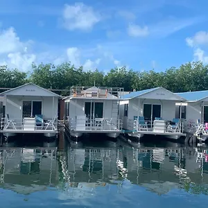Hotel Aqua At Hurricane Hole Marina, Stock Island